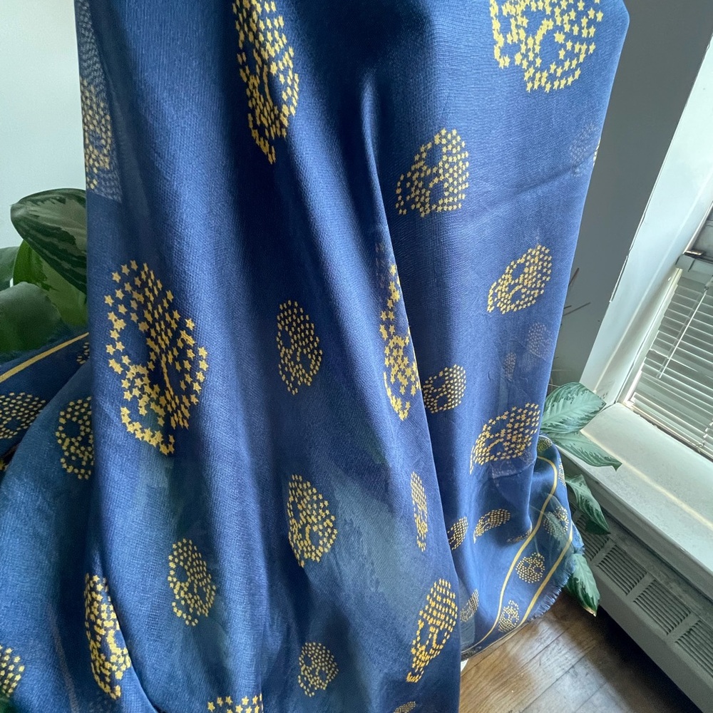 🎃🎃🎃👻💀🎃🎃🎃Alexander McQueen Square Blue Modal Silk Shawl Scarf.🎃🎃🎃👻💀🎃🎃🎃